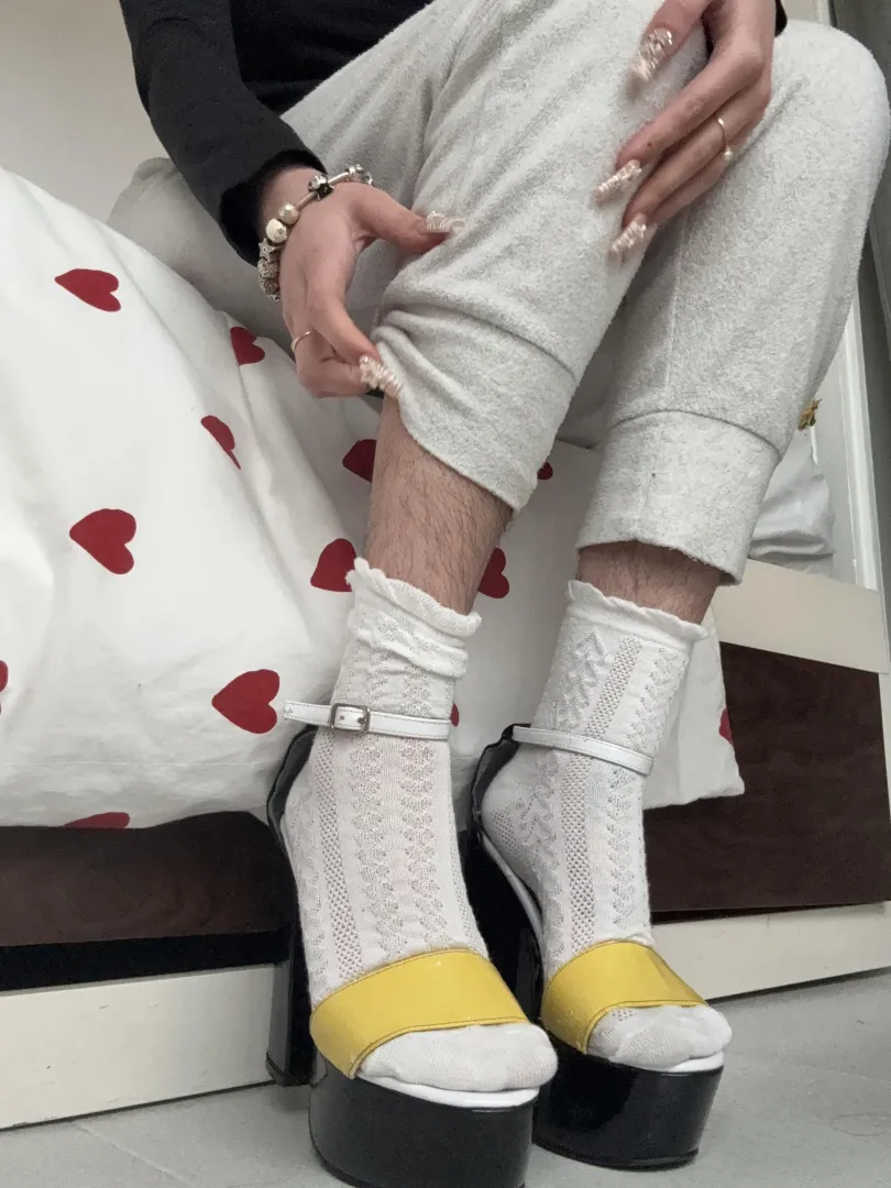 Will you be able to with these long and hairy legs? posted by tattoromi