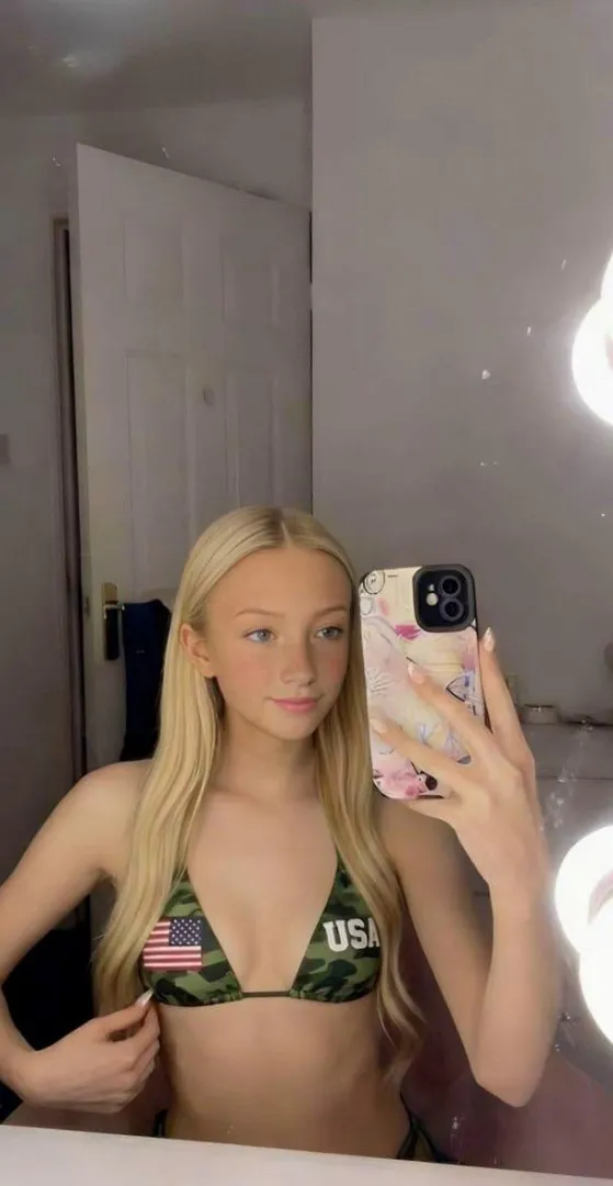 Will you let a teen slut like mr jerk you off? posted by cosmicbelle_