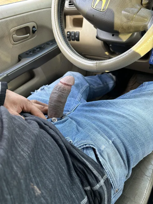 willing to help another bi guy… by Carlos3783