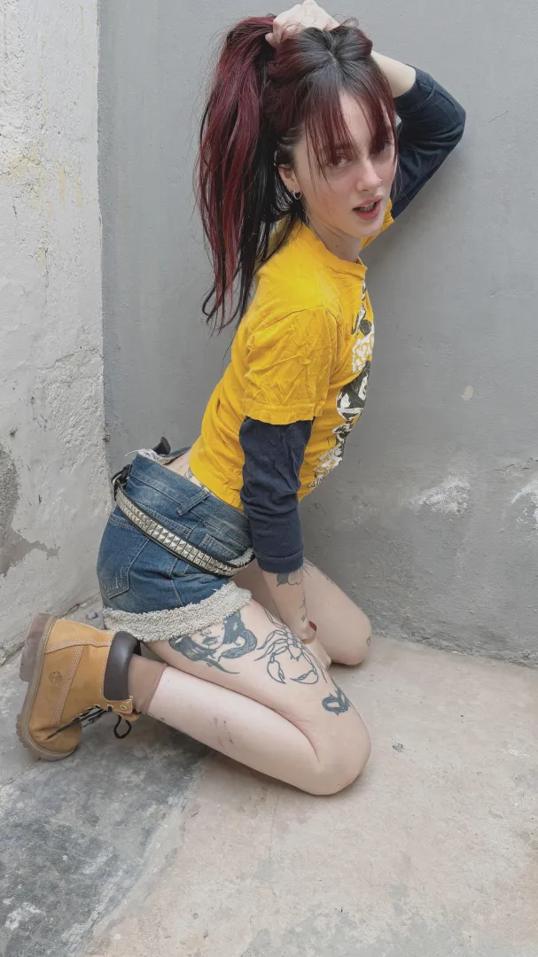 Wine got me feeling flirty, who can host? posted by hedgerhogger