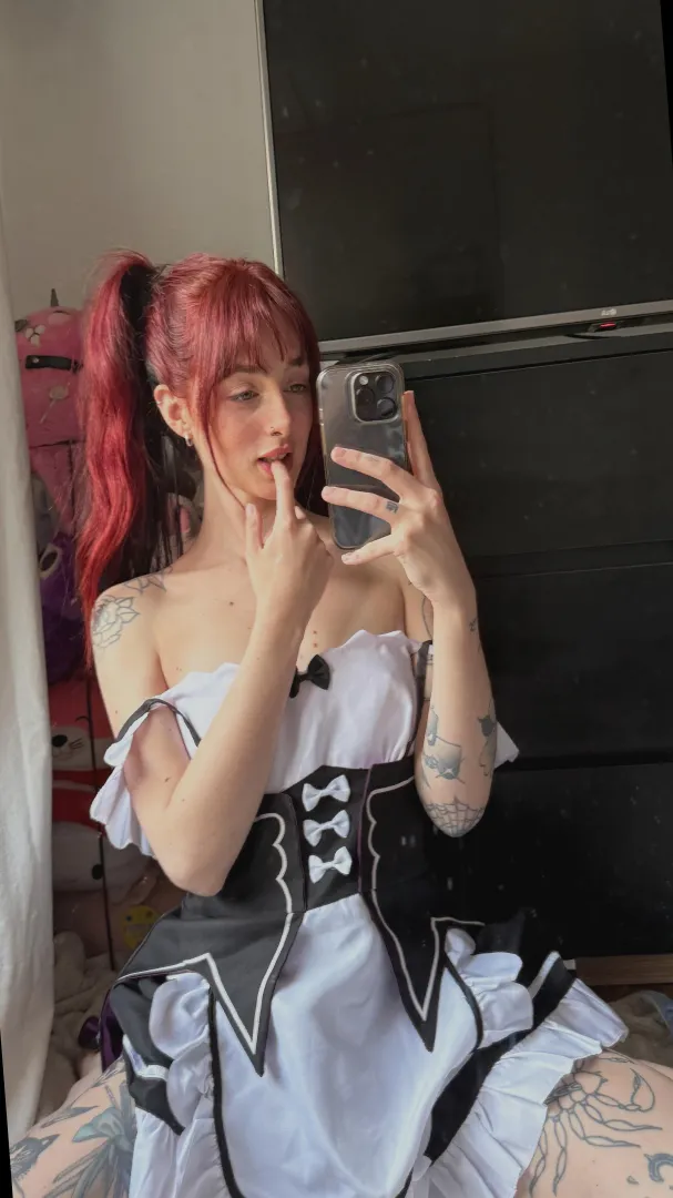 Wine talking rn, who can host? - send on lnssta: .lunabowtie'. posted by regiseal