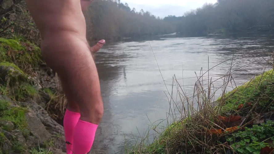 Winter boner nudism in the river by nudebodytime