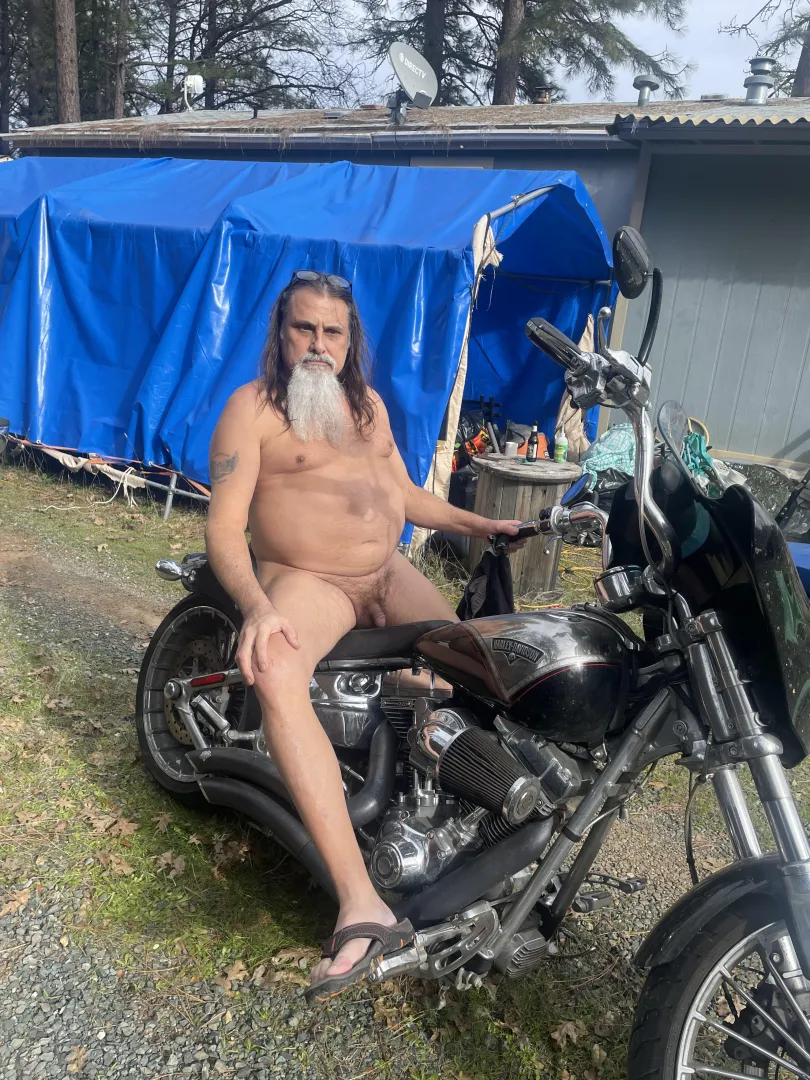 Wish I had a place I could ride nude posted by norcalbiker66