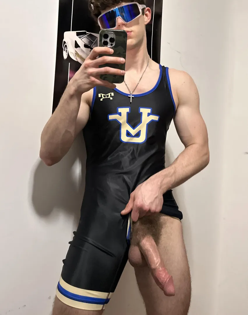 Wish my singlet wasn't so tight cuz I can never hide this thing very well on the mat lmfaoo [21] posted by College_Wrestler_