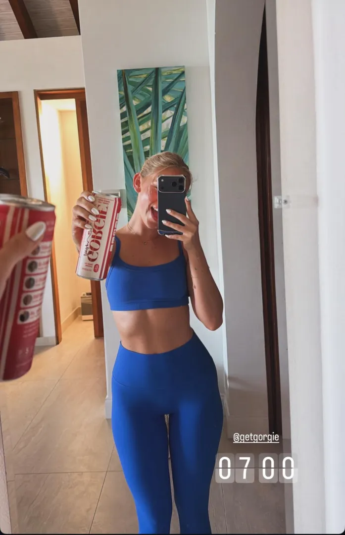 Wish she’d turn around  posted by tribb_slave69