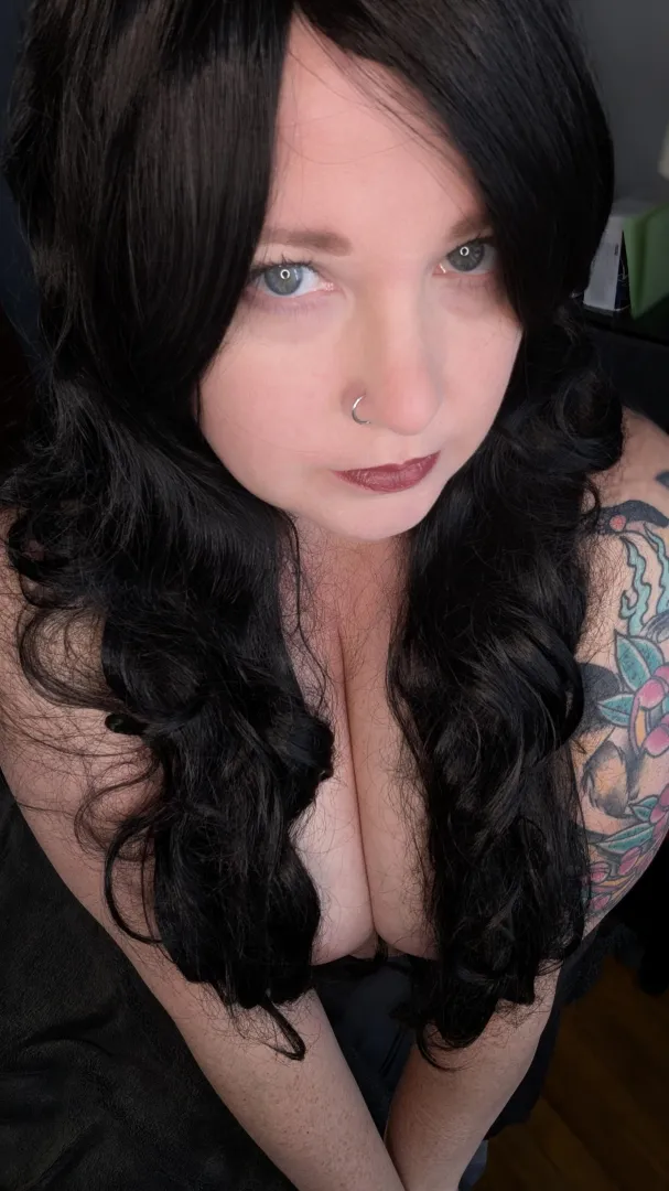 Witchy Mommy Casts a Spell on U posted by Witchy_Mommy84