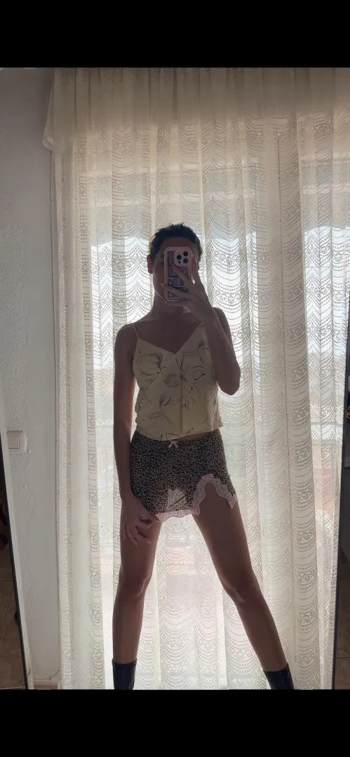 With an outfit like this I know it’s gonna be a good day posted by honeypeach17