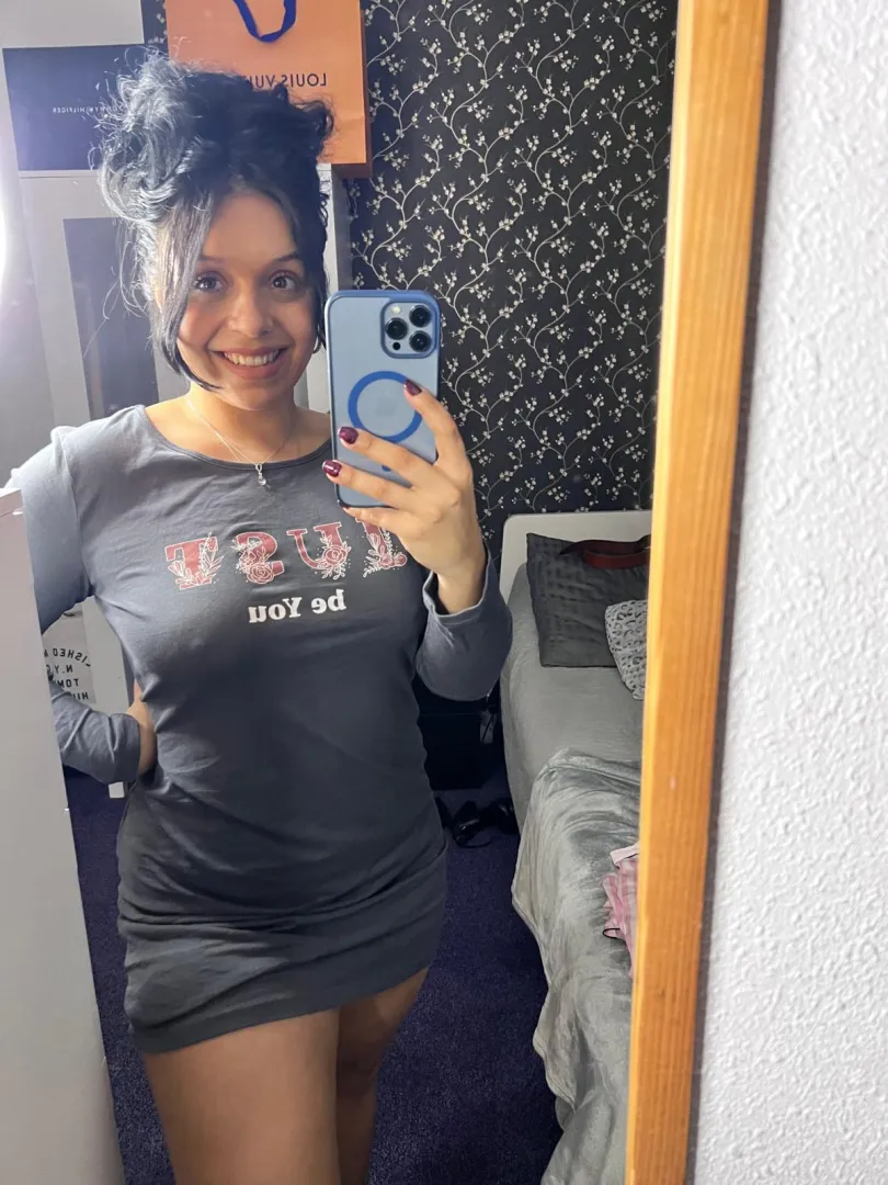 With only 25 ys old, wife but still naughty and sweet posted by Galadriel69_