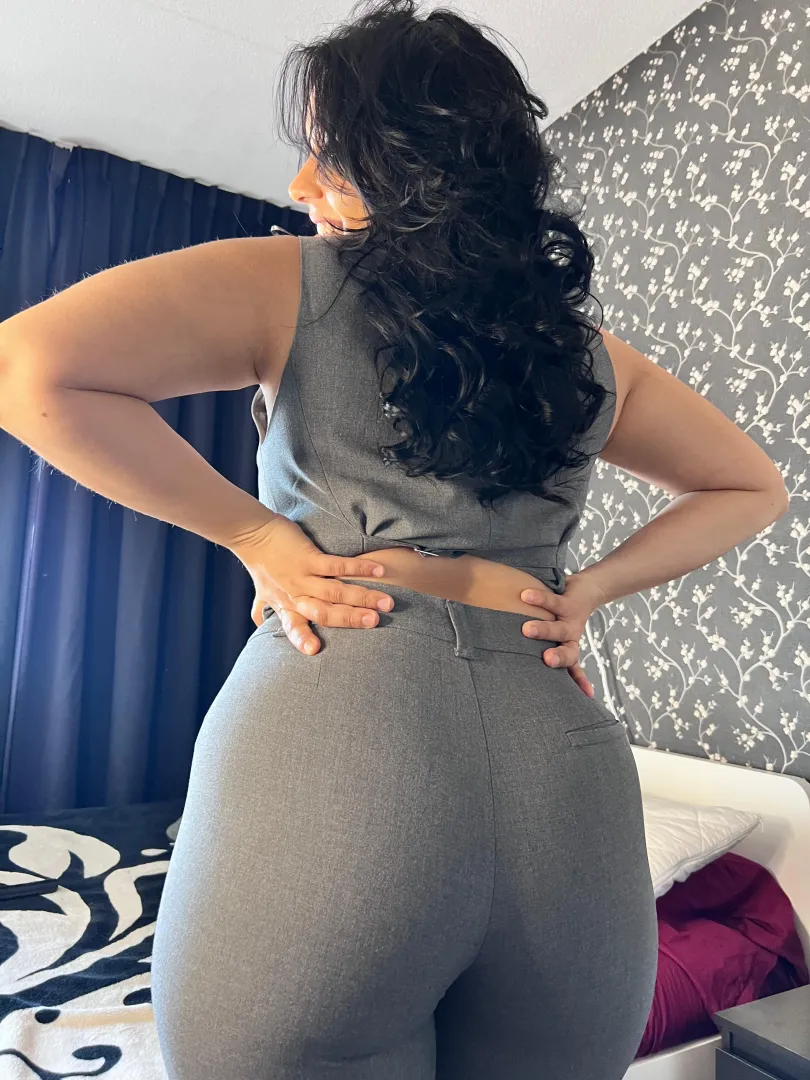 With only 25 ys old, wife but still naughty and sweet posted by Galadriel69_