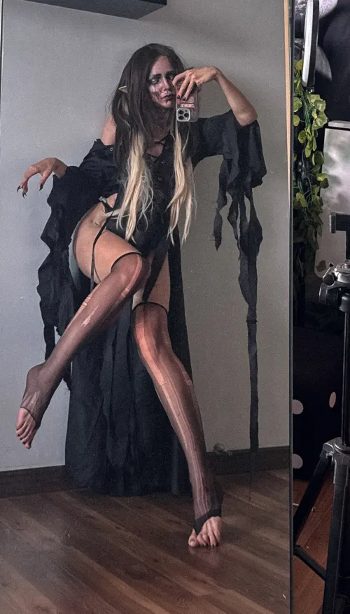 work magic with my magical hands by kawaiiipunk