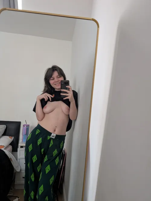 Working hard or hardly working by EveYourApple