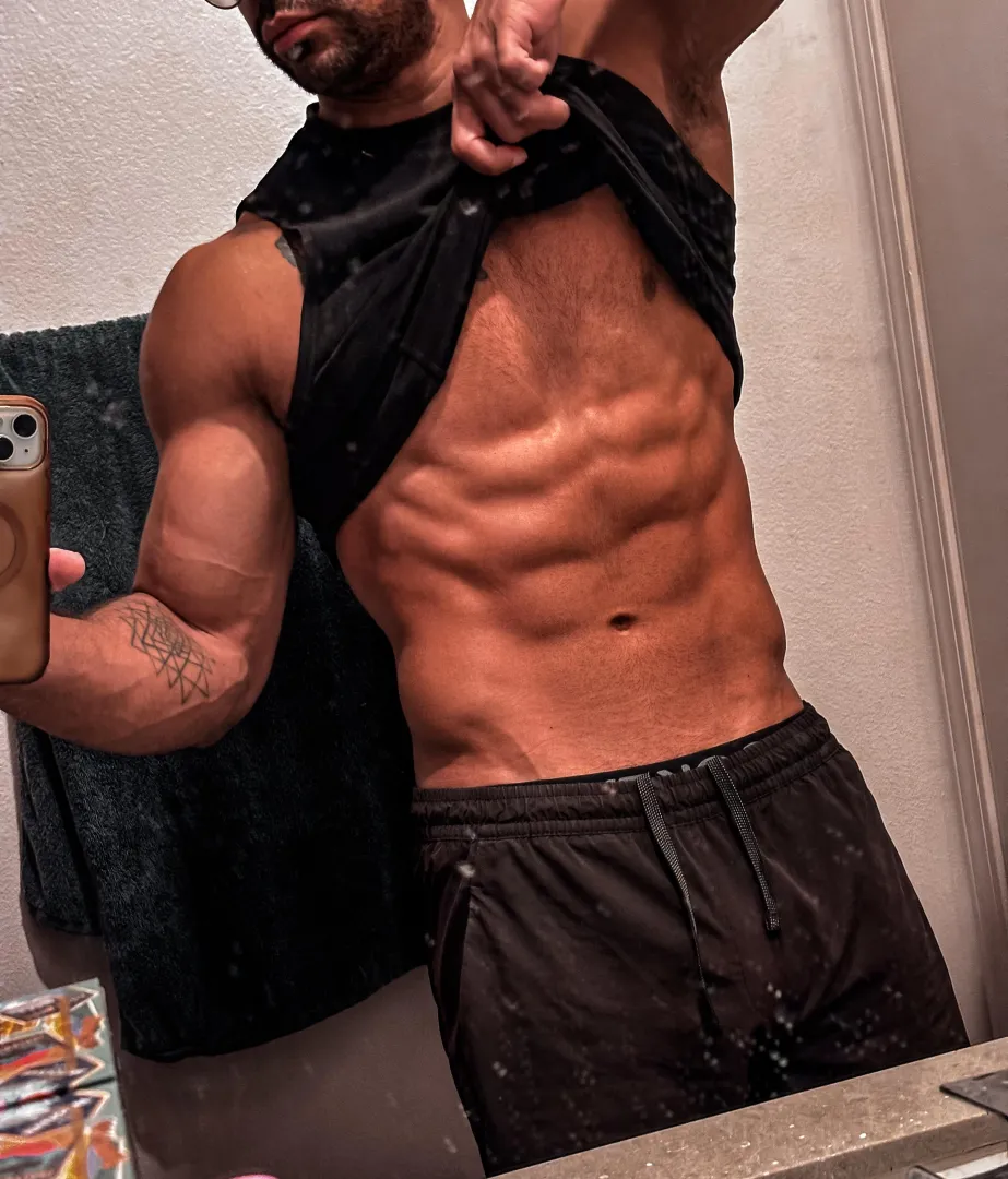 Working on my lower abs :( posted by midnightsosa