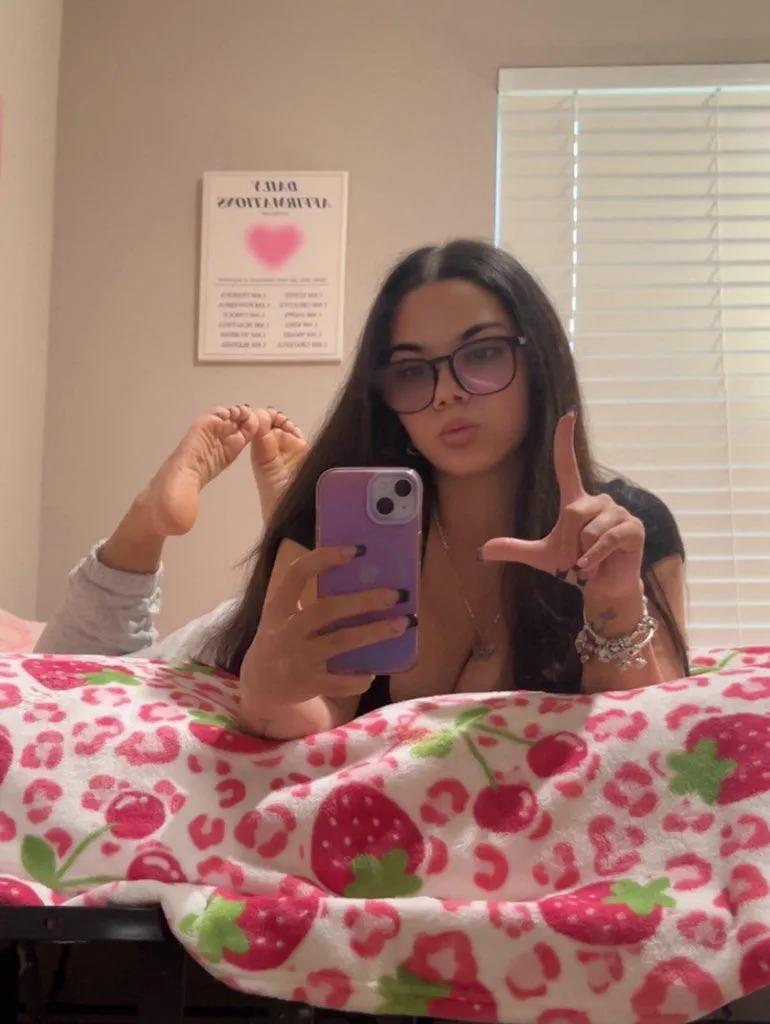 worship me tonight  posted by lowk3yangel