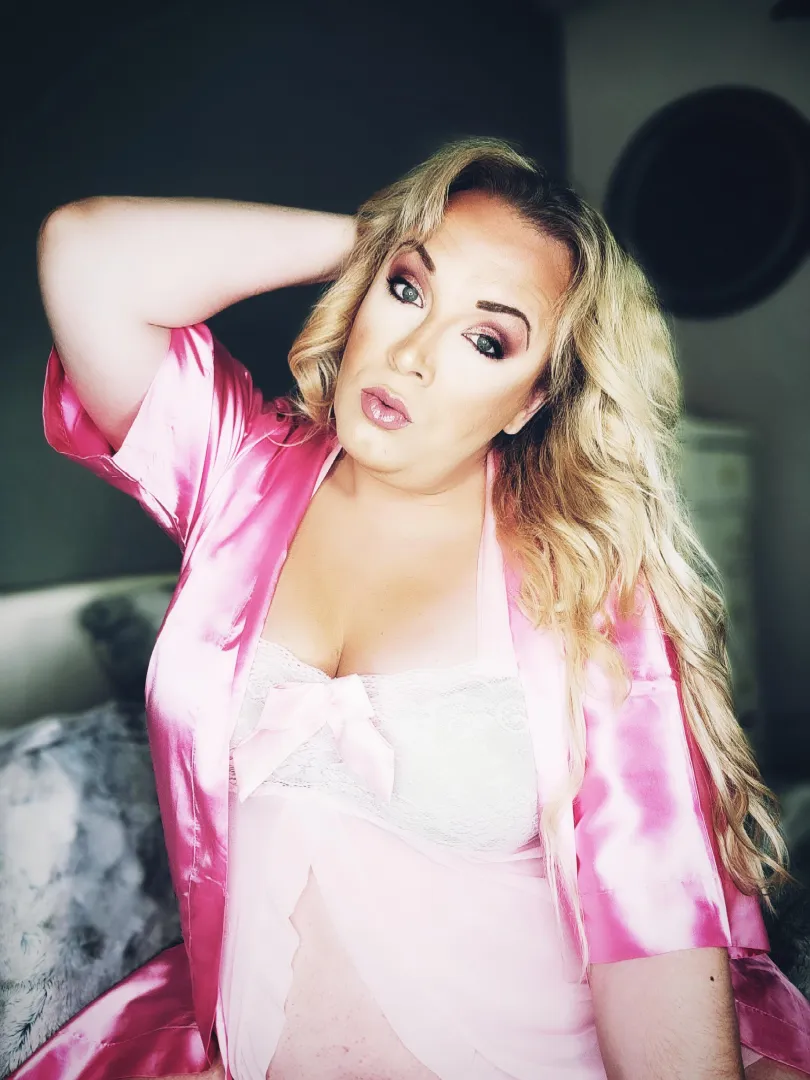 Worship Me...What's YOUR Fantasy?Sound Off In The Comments Below  posted by GoddessNemesis69