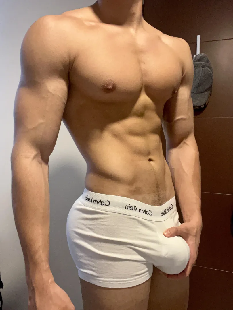 Worship my perfect body posted by Clay69181