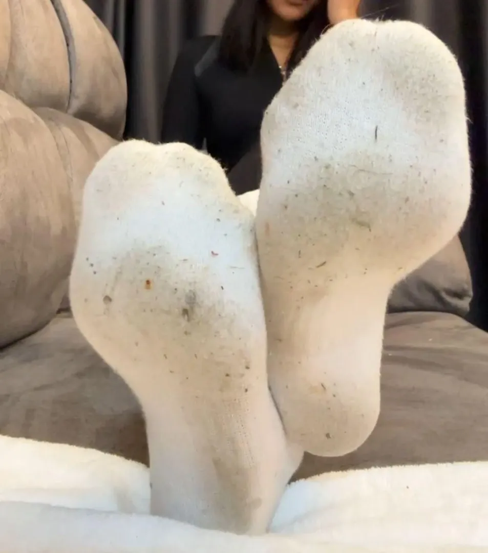 Worship my socks posted by Evening_Nothing_9800