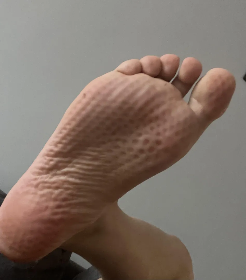 Worship my tired feet  posted by newyawkdude