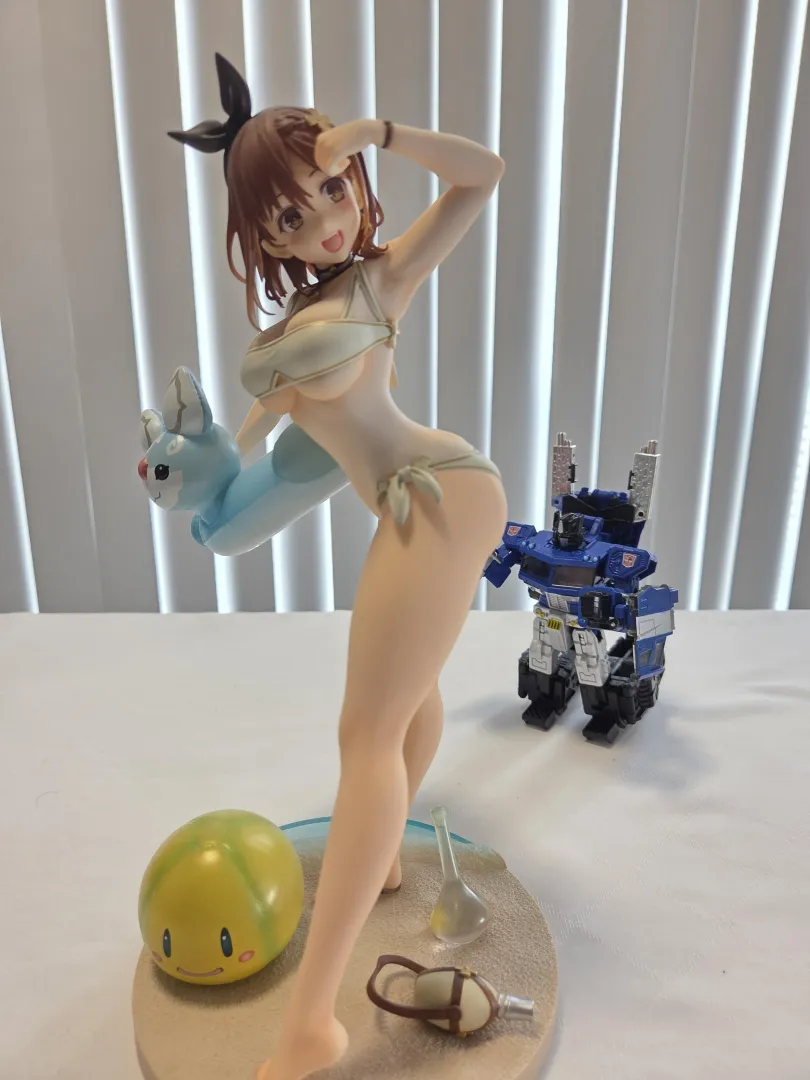 Worshipping the thighs of Ryza's figure posted by Terran117