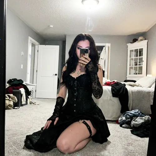 Worth a creampie even though with dress on? by lindaaug