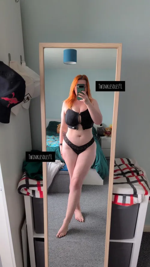 Would I distract you while working out by Twinklesoles91