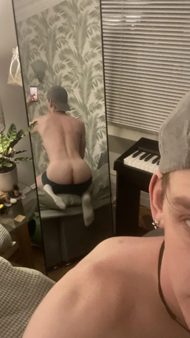 Would love to see you slap it   onlyfans.com/dxnnyboy posted by Unable_Channel_6415