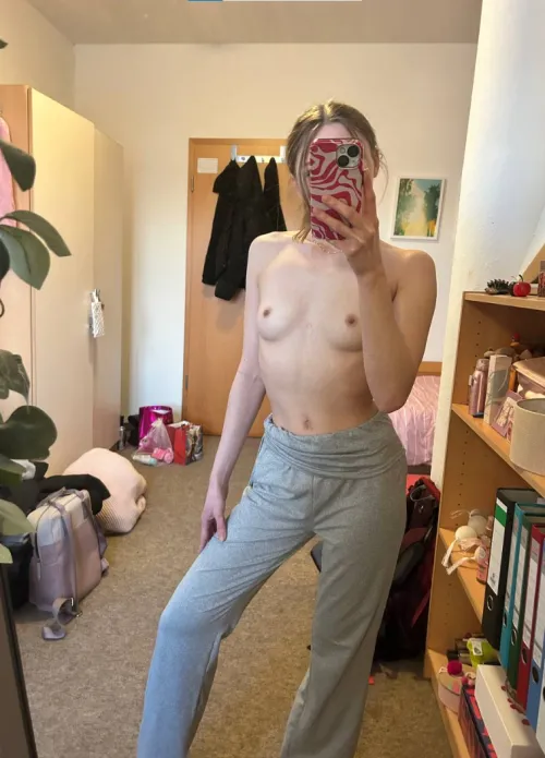 would men actually date a girl with small tits? by MidnightVicexo