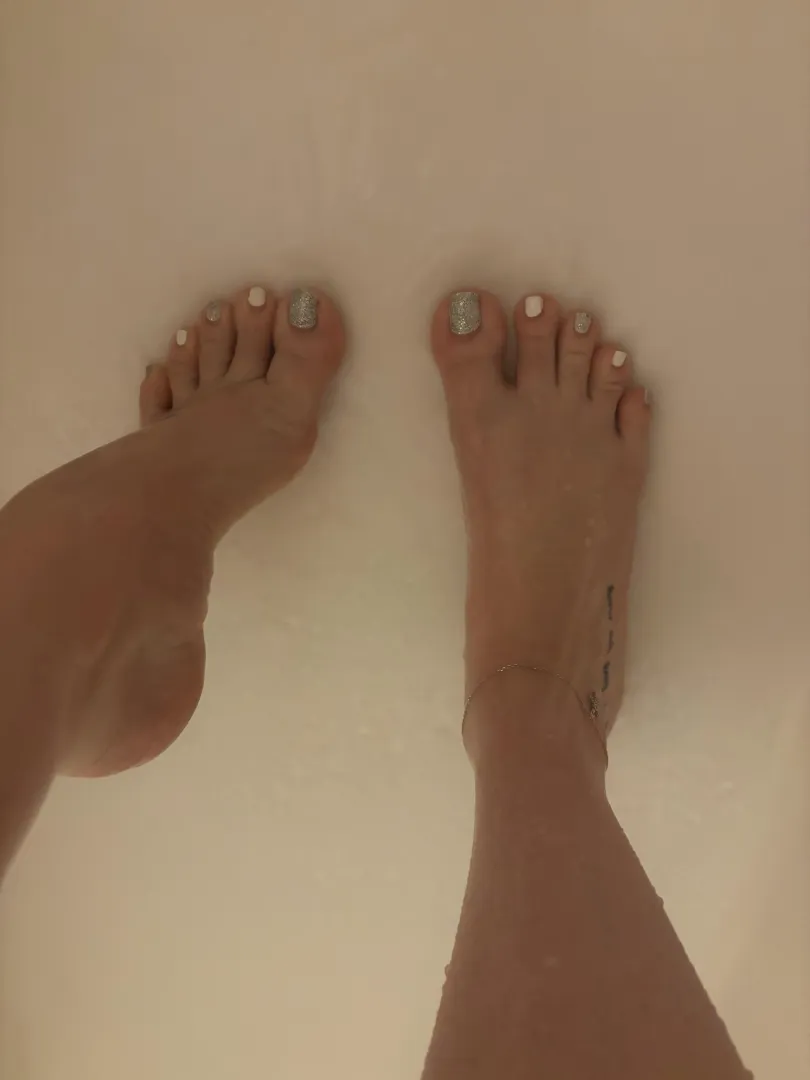 would my feet distract you from your shower? posted by Brilliant_Second7566