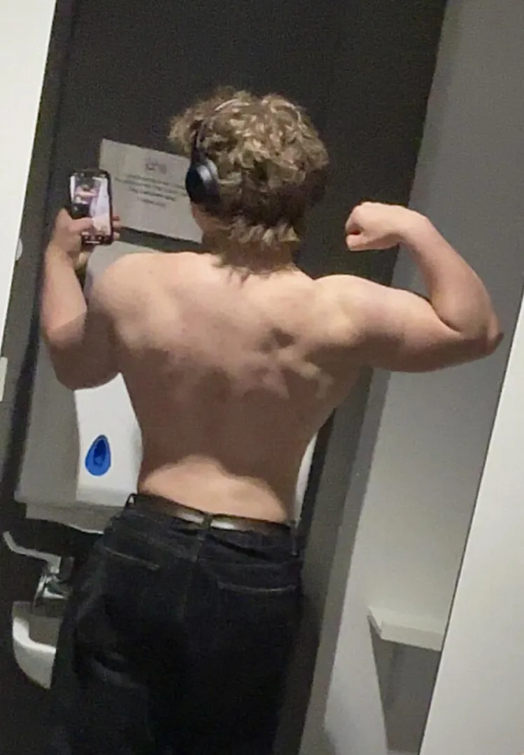 Would this be a nice view to have while you give me backshots? posted by Sexy-Boy_Toy