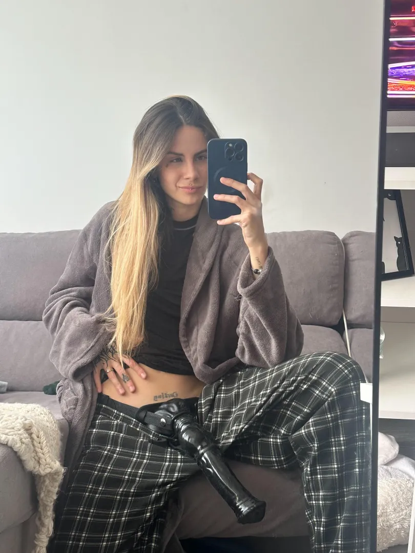 Would u date a girl who love pegging in morning before u go to work ? posted by ApriliaNest