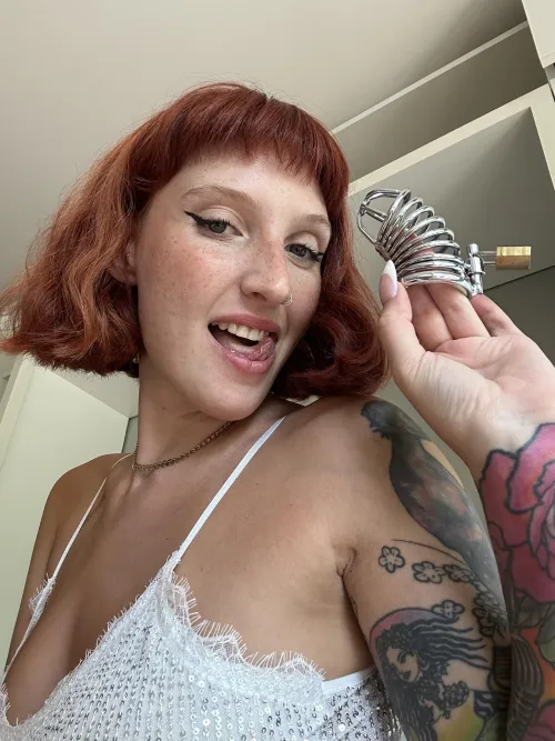 Would u really date a girl that keeps you locked? by DreamOfVenusx