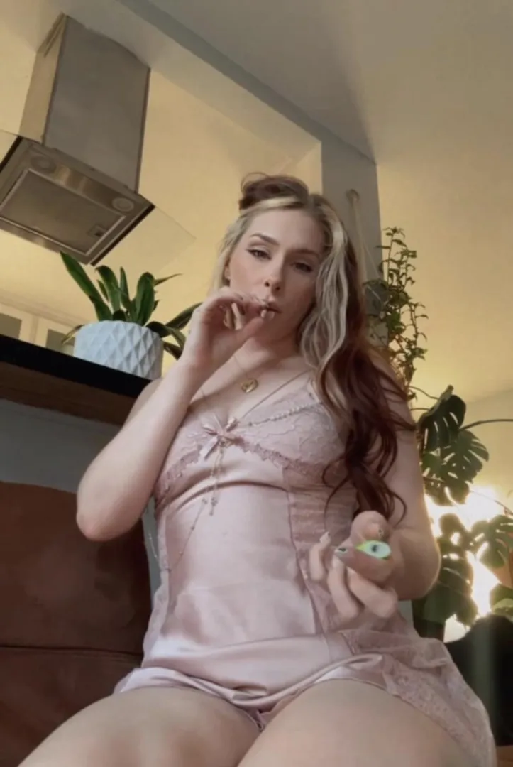 Would u smoke w me? posted by Virgobimbob