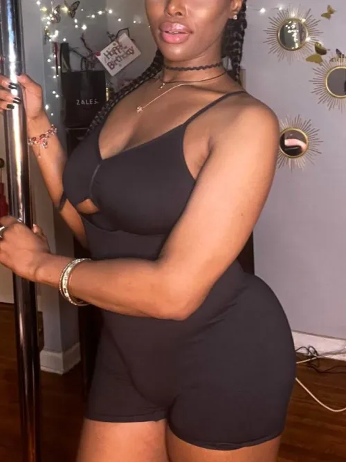 Would u suck my girl Dick deep? by bbcTransLiraqueen