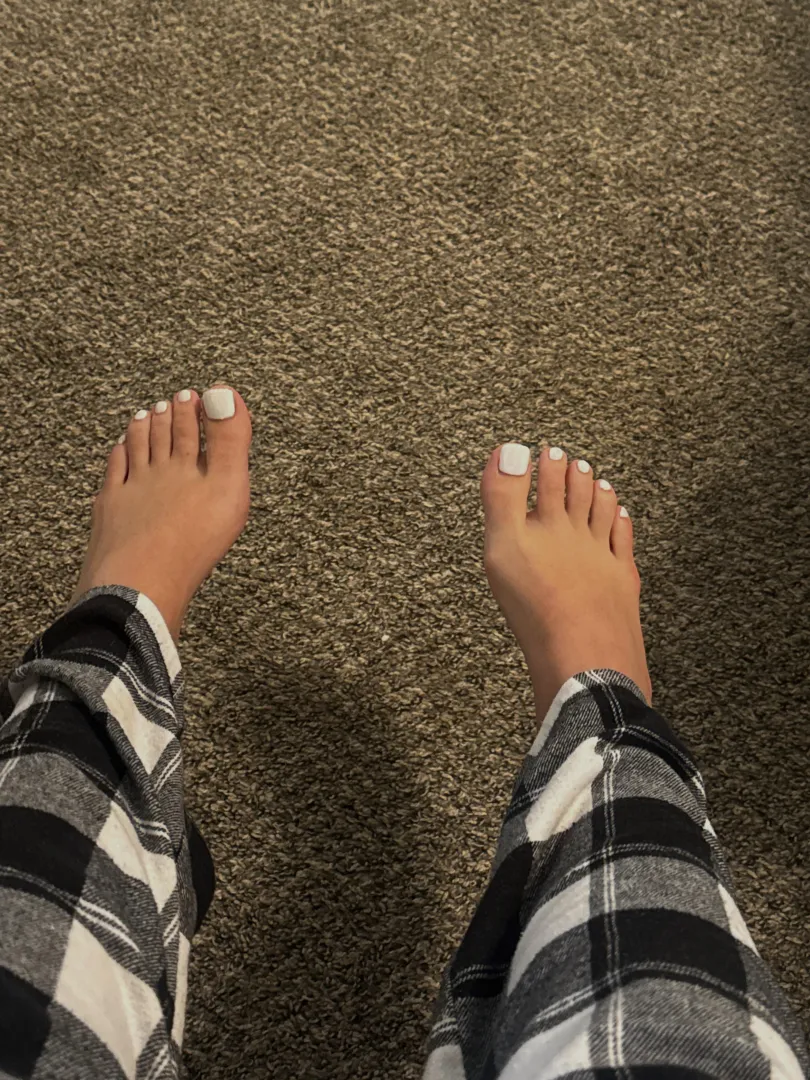 would u tribute to my white toes posted by that-girlbree