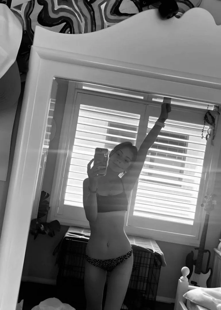 Would we fuck raw on the first date? Y or N posted by lexi_Xo31