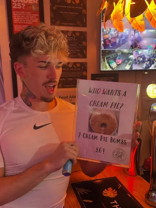 Would you? by xStarryTease