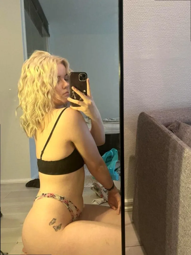 Would you adopt me daddy ! 18F posted by RealisticDayRosie