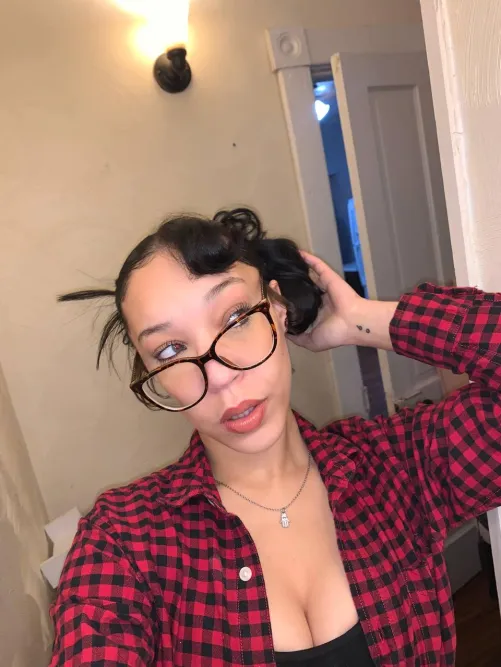 Would you allow me to satisfy your needs? by delphiraexo