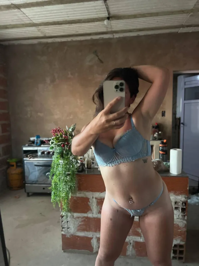 Would you be gentle or playful? posted by Sexzy-Juicy