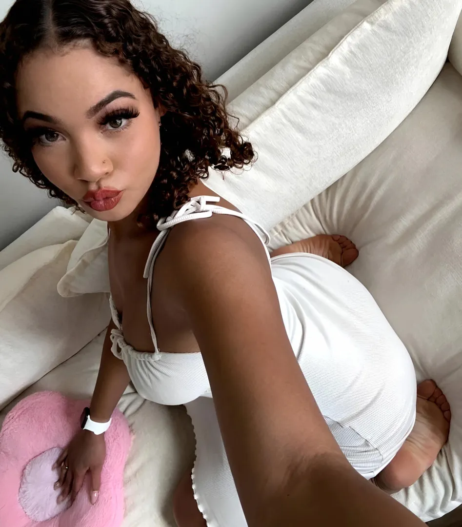 would you be gentle or rough with me? posted by annabellecuddles