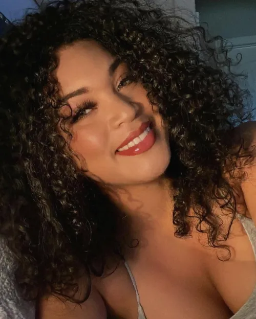 Would you call me more thick or more curvy? by annabellecuddles