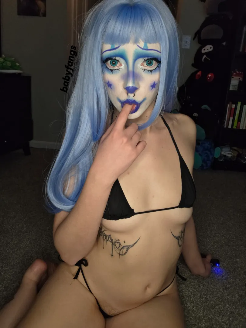 would you clown around with me?  posted by babyfangz69