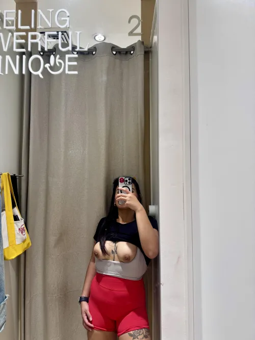 Would you come inside the [f]itting room babe and suck me? by impostor_001