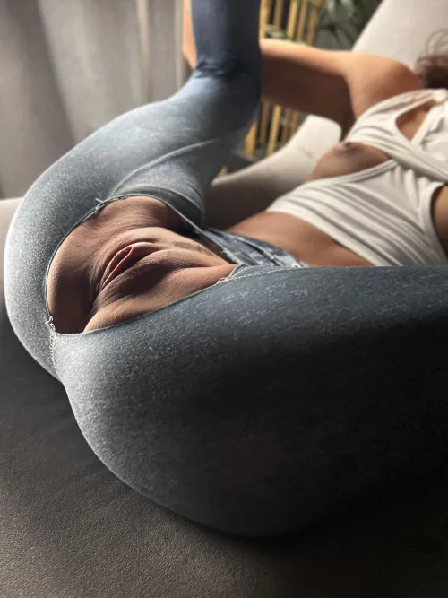 Would you come to my place to do cardio training with me? by la_skinny