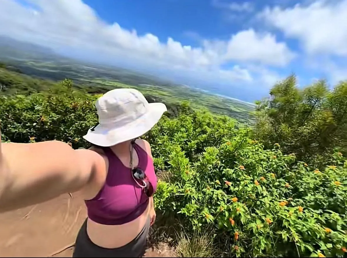 Would you cum on my bra in the bushes? posted by Friendly-Cockroach88