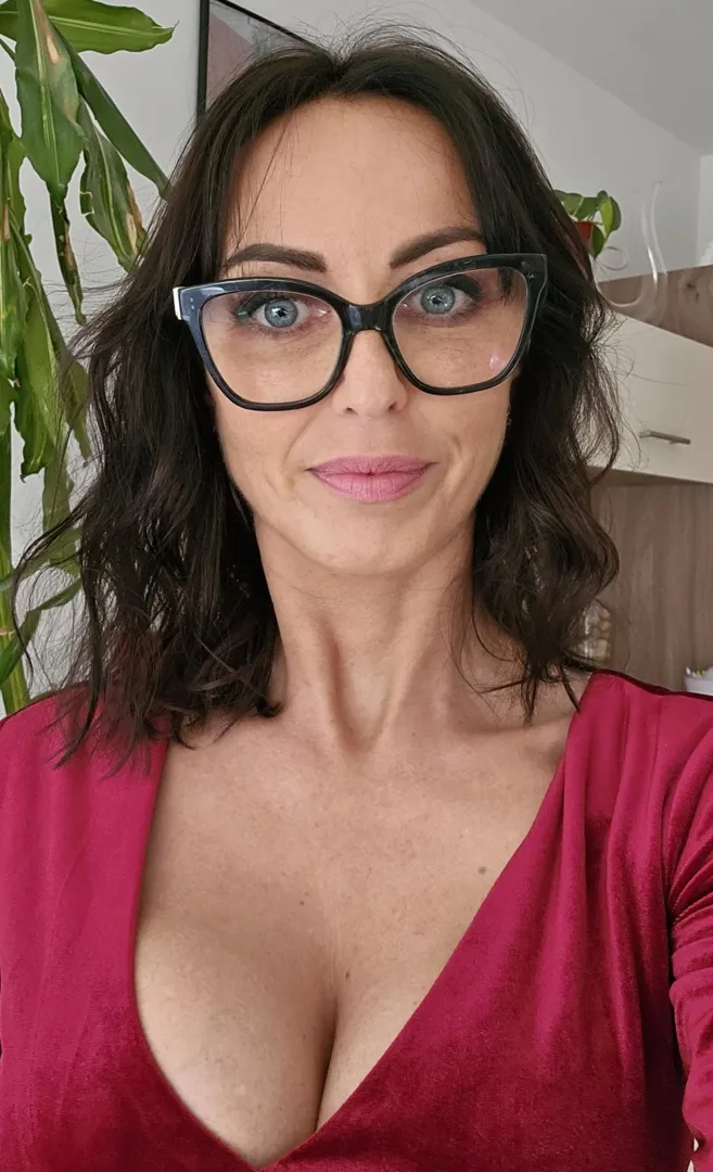 Would you date a 5'3, 39yo woman who's a little insecure and always wants hugs and kisses :) That's me  posted by Sensitive_Cream3053