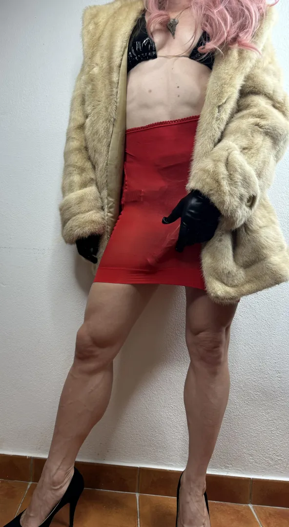 Would you date a dominant wrestler girl with this bulge? posted by powerfulzoyaxxx