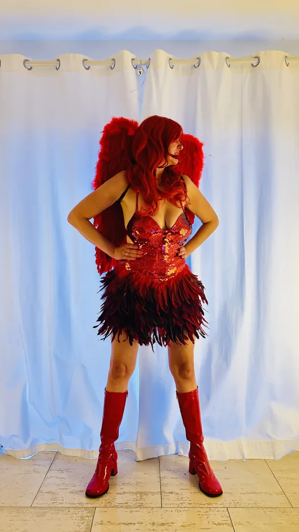 Would you fly with her tonight? posted by Laura_HH_X