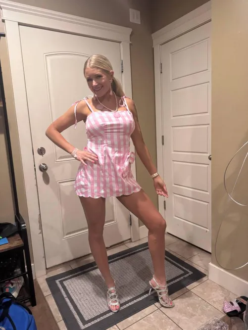 Would you fuck a 31 year old hotwife? No condom? [NC] by PrettyLucyxo