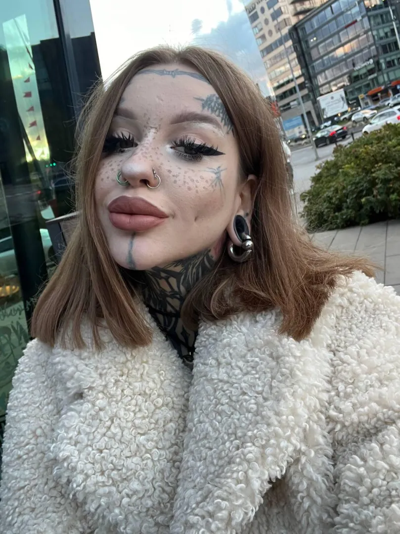 Would you fuck me in that coat? posted by Muggle666