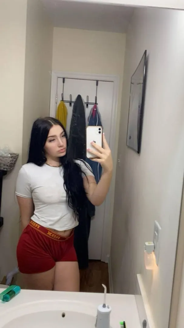 Would you fuck me without a second thought? say yes or no posted by vixenonlyxo